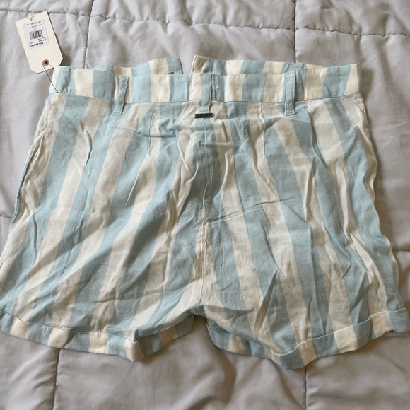 NWT Billabong striped shorts - Picture 3 of 4